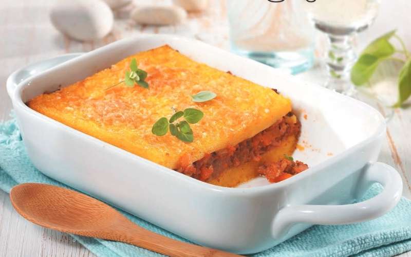 Pečena polenta z mesnim ragujem