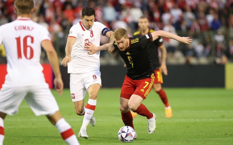 de bruyne lewandowski poljska belgija.jpg