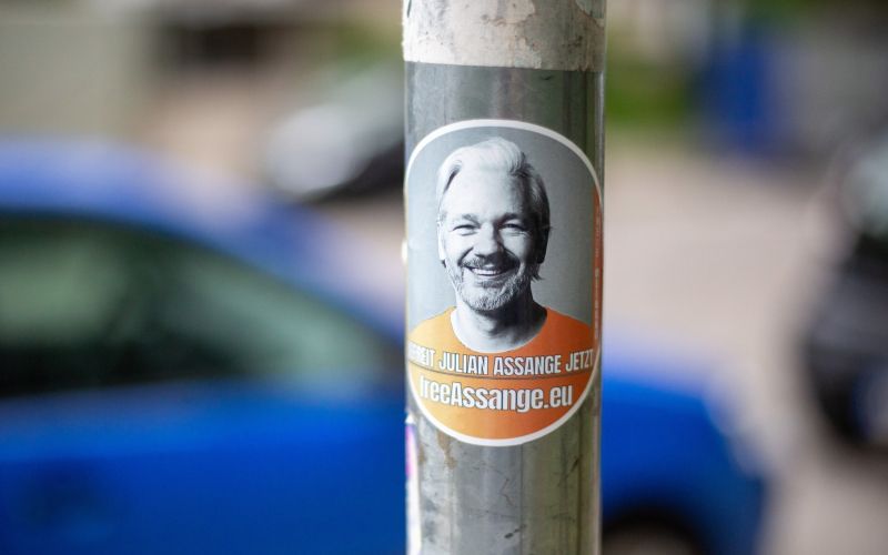 julian assange