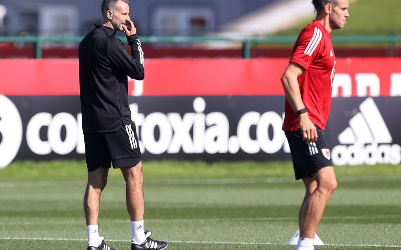 giggs bale wales.jpg