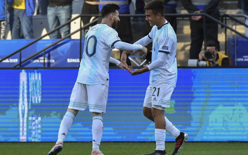 Messi Dybala.jpg
