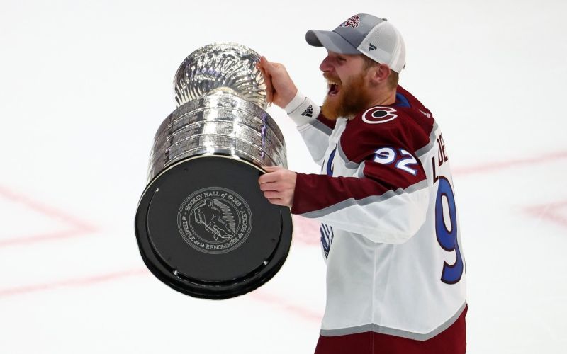 stanley cup.jpg