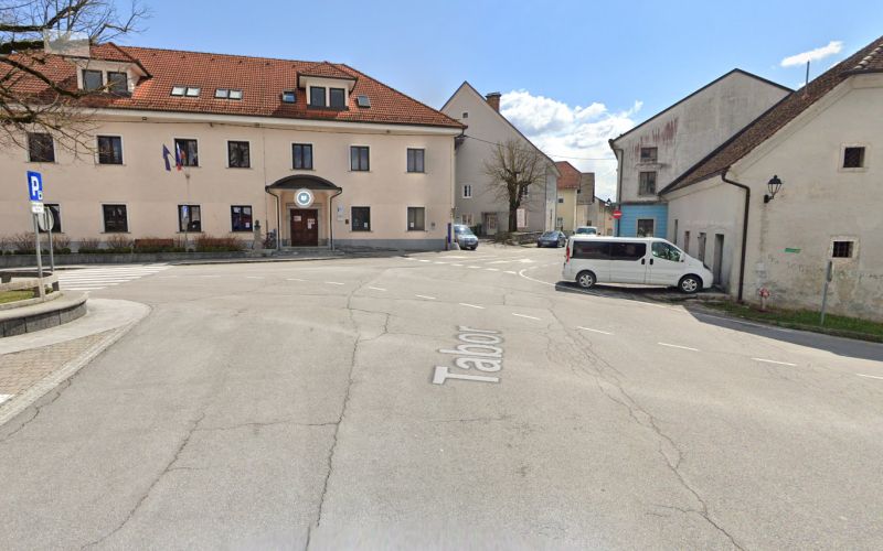 ulica tabor, cerknica.png