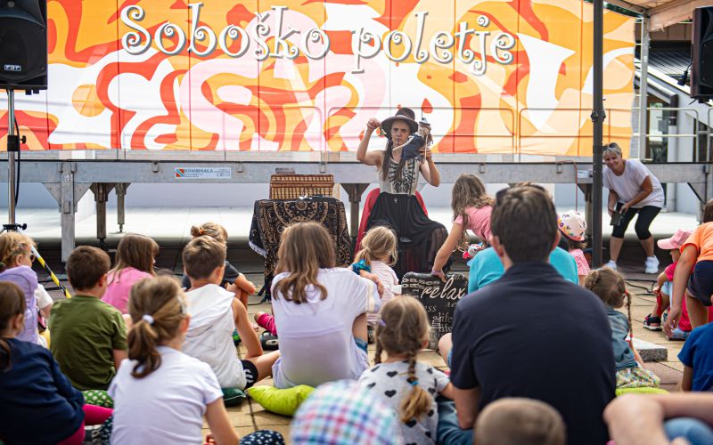 predstava-za-otroke, čarovniški-blues, soboško-poletje, program-za-otroke, alja-bulič