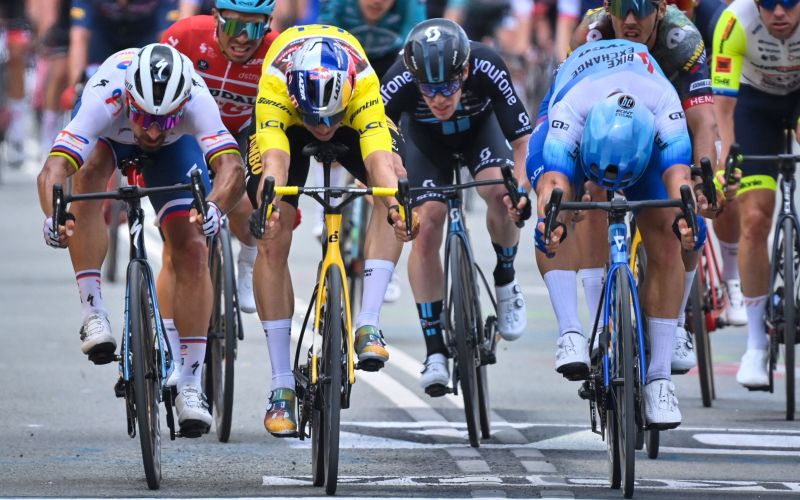 Wout Van Aert Dylan Groenewegen 22 pm