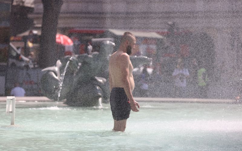 vročina, fontana, london