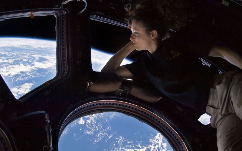 international-space-station-g2dab69391_1920.jpg