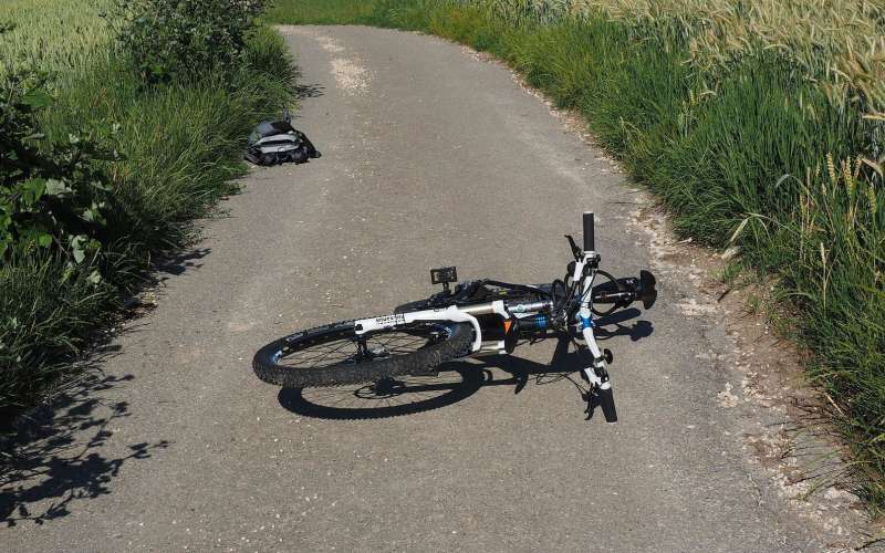 bicycle-gb8cf9f593_1920.jpg