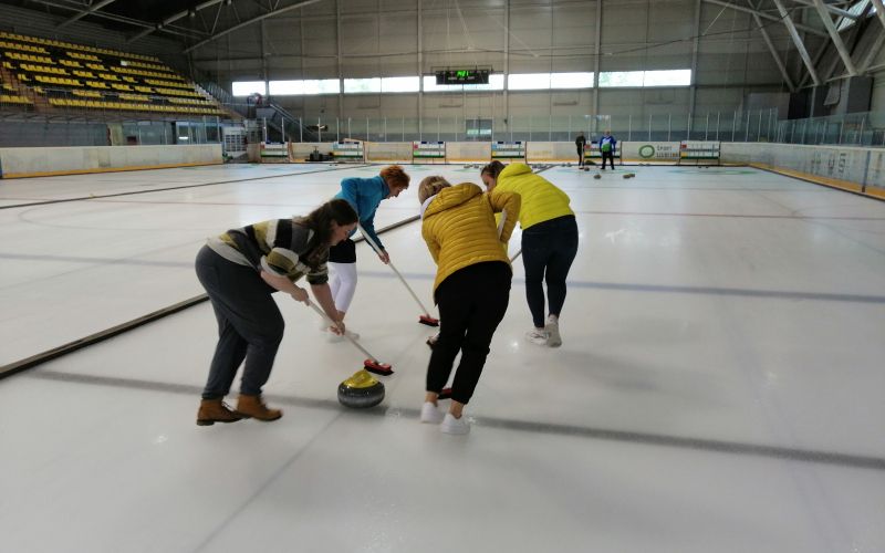 curling1.jpg