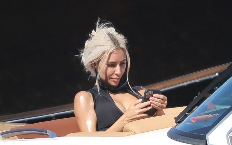 Kim Kardashian očitno že nekaj časa ni bila pri frizerju