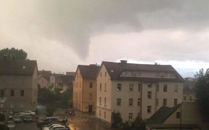 tornado, ljubljana, derecho