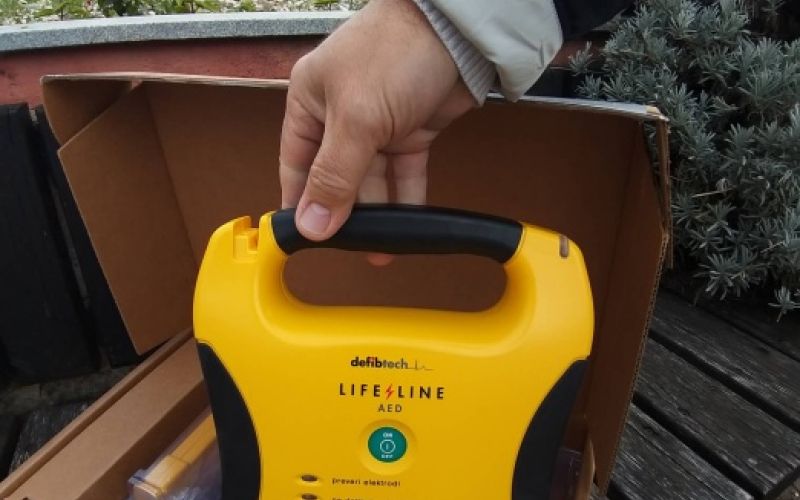 _defibrilator__10_.jpg