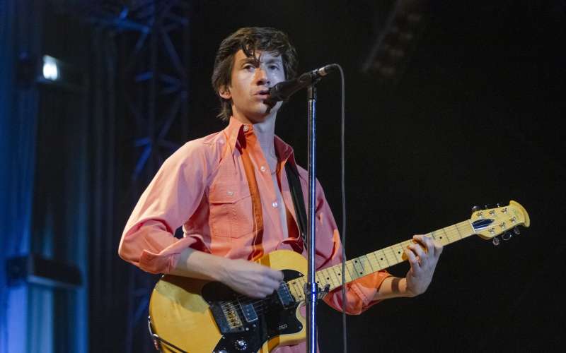 36-letni Alex Turner je eden najboljših glasbenih avtorjev, ki jih je sproducirala otoška glasbena s