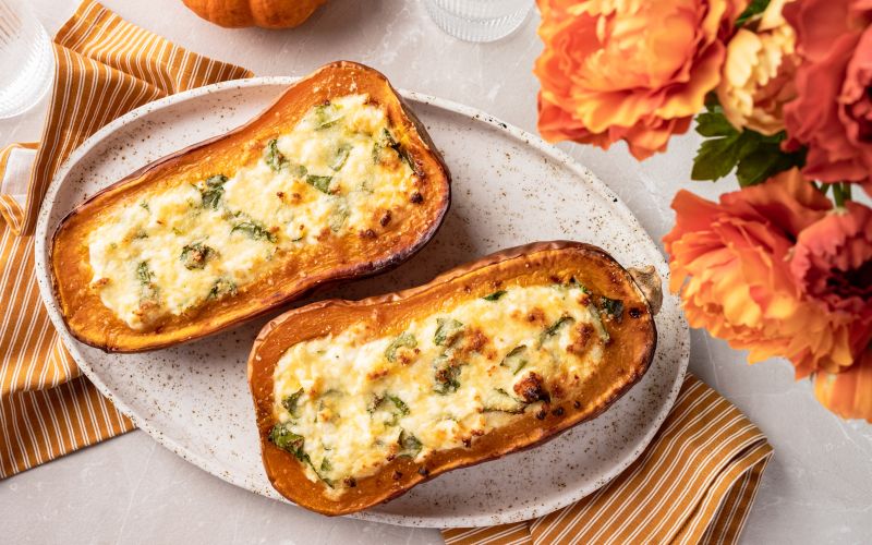 PEČENA BUČA S SMETANO, TIMIJANOM IN PARMEZANOM