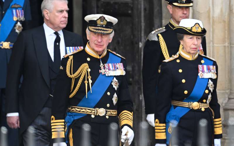 Princ Andrew, vojvoda yorški, Kralj Charles III, Princ Edward, Grof Wessexa, Anne,Princesa.jpg