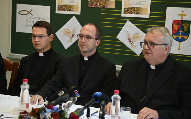 župnijska, cerkev, tiskovna, škofi, katoliška, konferenca