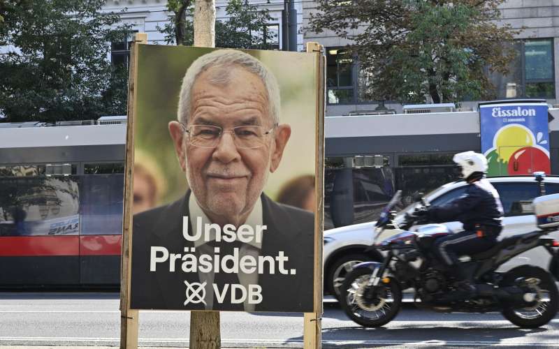 Alexander Van der Bellen.jpg