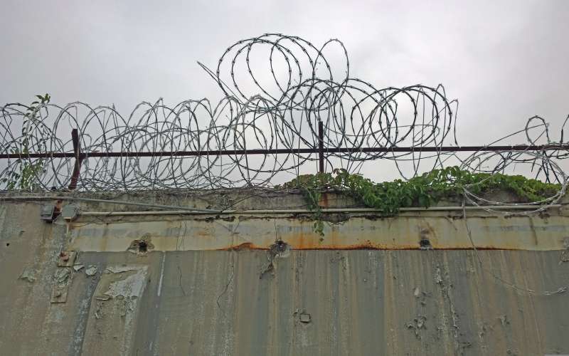 razor-wire-gf5b1cdf8c_1920.jpg