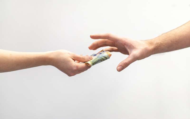 money-g564aedd3b_1920.jpg