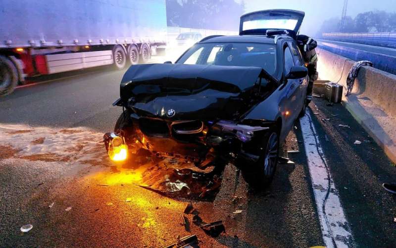 bmw, nalet 5 vozil, domžale - krtina.png
