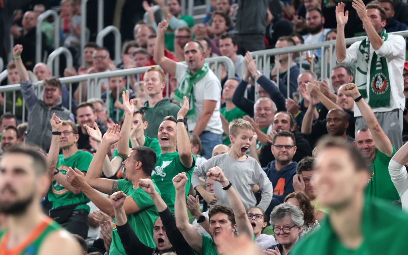 cedevita olimpija navijaci 22 af.JPG
