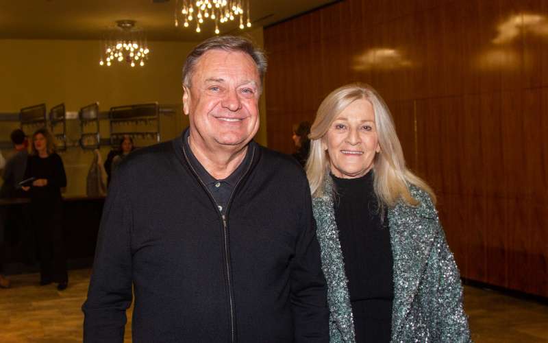 Bog masakra, MGL, premiera 4.jpg