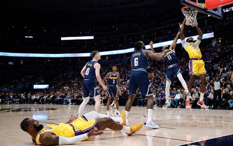 lakers denver.jpg