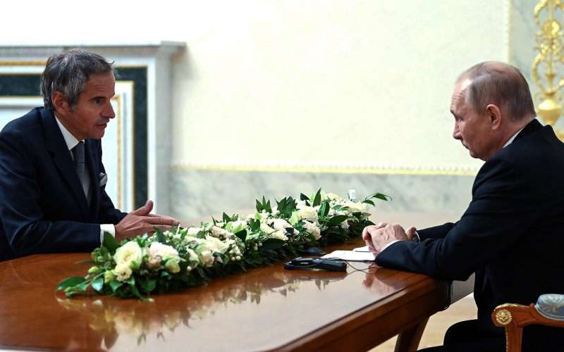 rafael grossi, vladimir putin.jpg