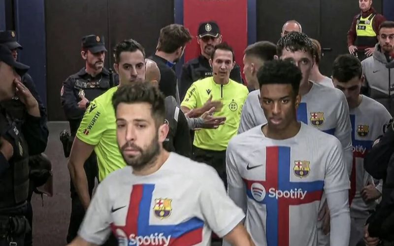 pique barcelona.jpg