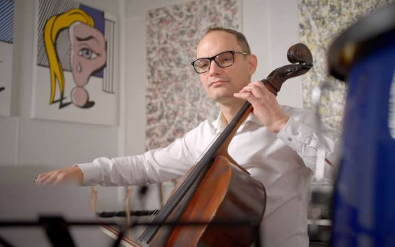 logar violončelo.jpg