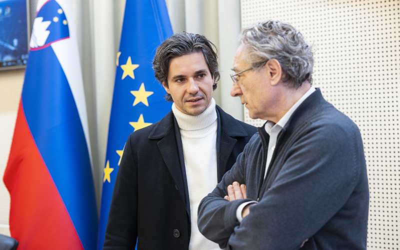 branimir štrukelj, luka mesec.jpg
