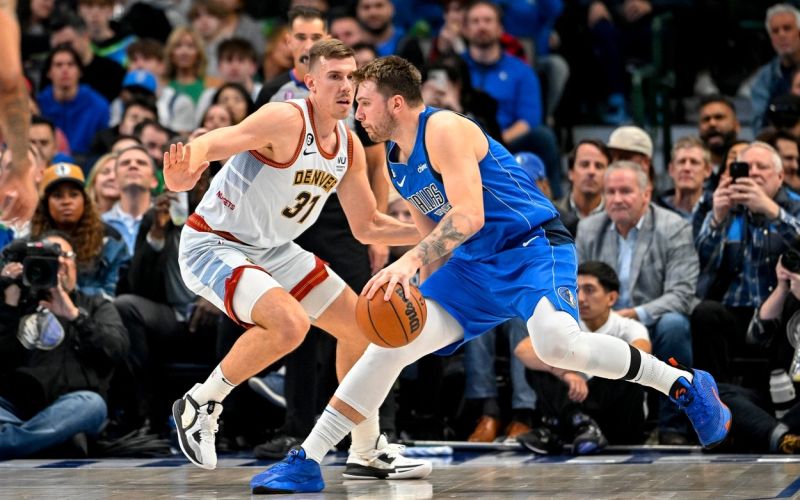 doncic dallas cancar denver.jpg
