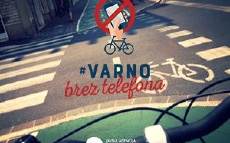 telefon1.jpg