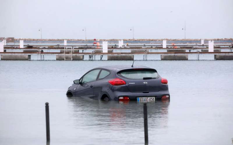 plimovanje-v-izoli, poplave