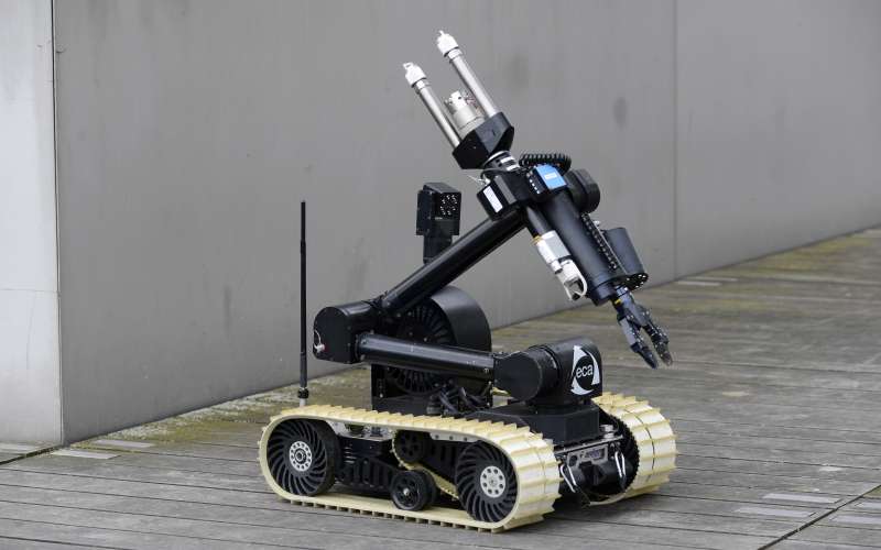 Robot policijski.jpg