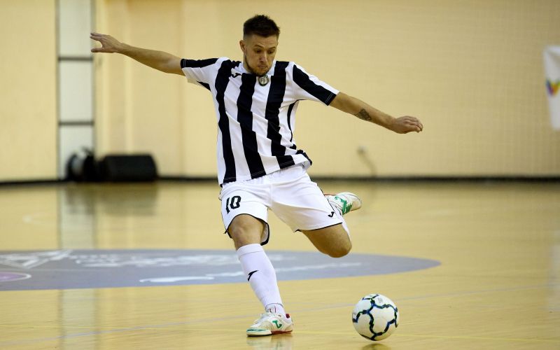 dobovec Niko Cesarec 22 pm.jpg