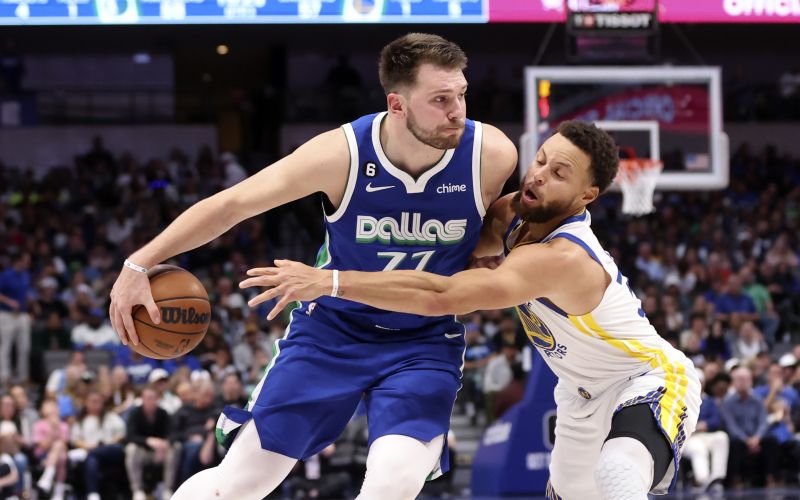doncic curry 22 pm.jpg