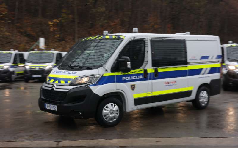 marica, intervencijsko-vozilo, slovenska-policija