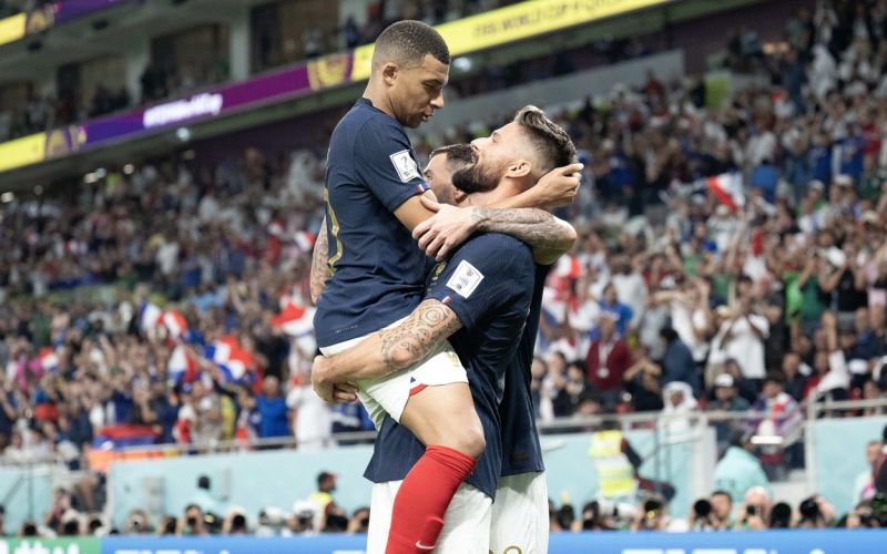 mbappe giroud 1.jpg