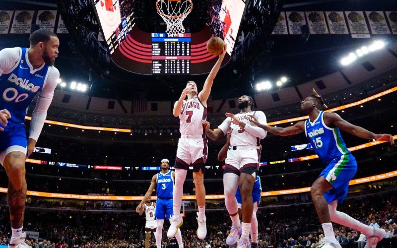 goran dragic chicago dallas pm.jpg