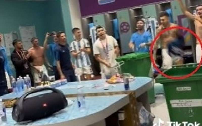 hrvaški dres, garderoba.jpg