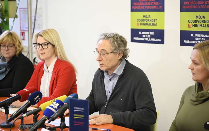 sviz, tiskovna, branimi štrukelj.JPG