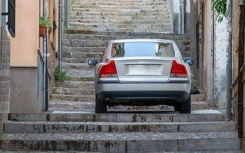 avto, stopnišče
