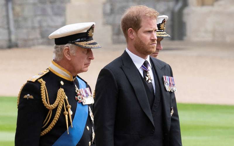 Bojda sta se odločila, da se bosta o vsem pogovorila le ona dva, na samem, brez Meghan in Williama.