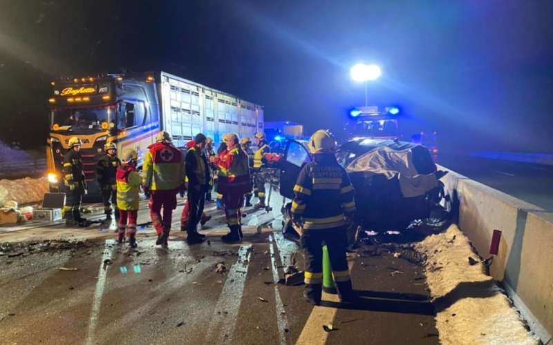 prometna nesreča, krumpendorf, napačna stran ceste.jpg