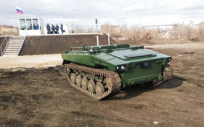marker, vojaški robot.jpg