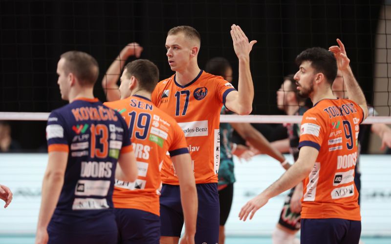 ach volley.JPG