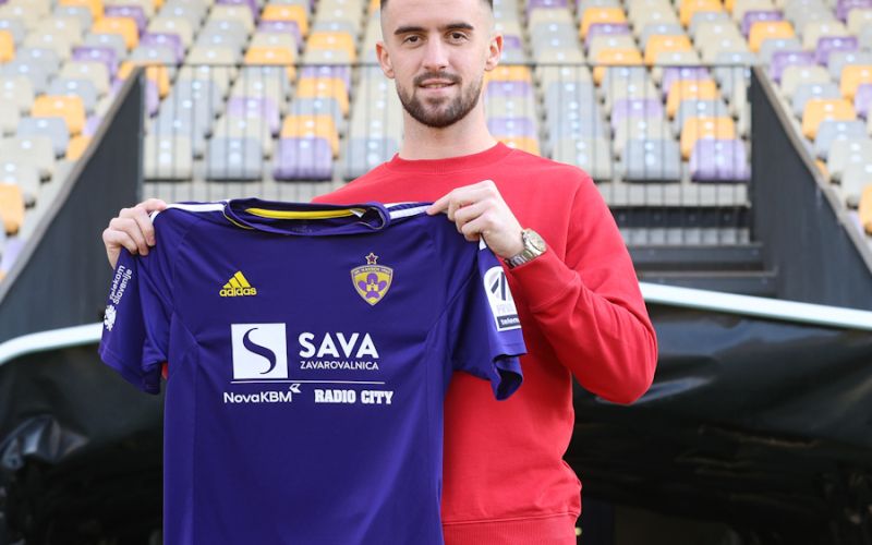 jakupovic.jpg