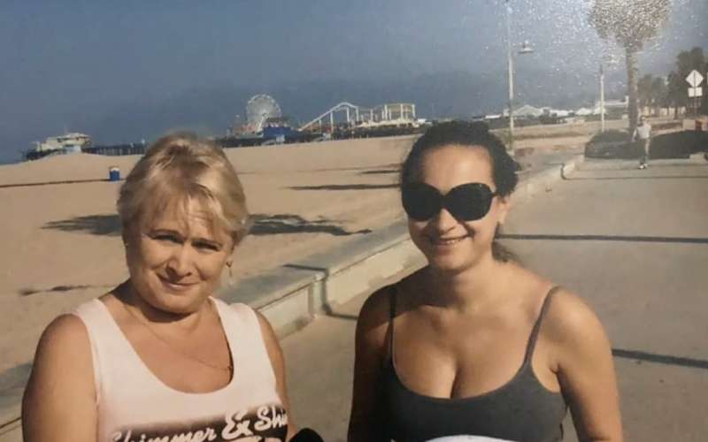 Mama Olga s hčerko Halyno Hutchins in s svojim vnučkom.