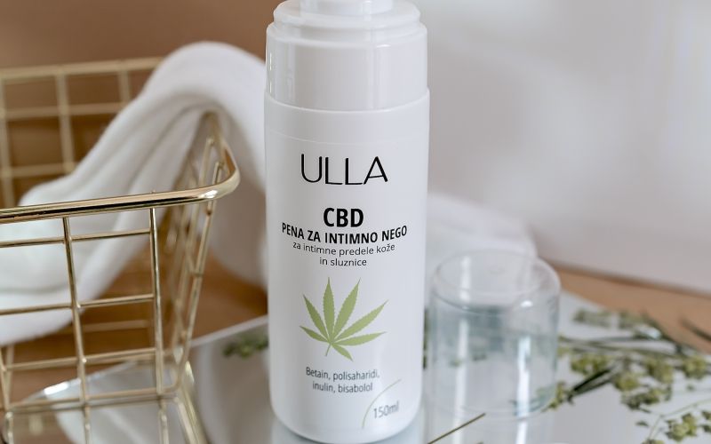 ULLA CBD pena za intimno nego z listom .jpg